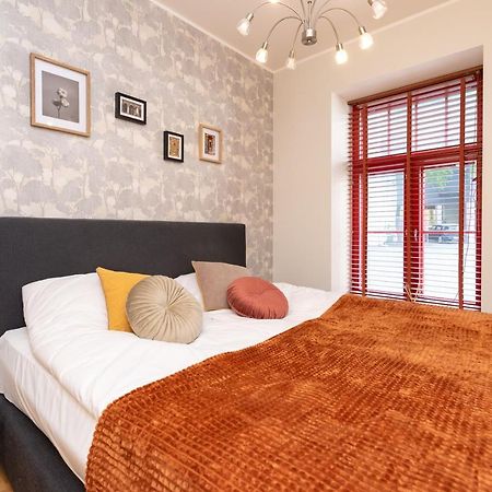 Stylish Apartment With Parking In Telliskivi Tallinn Exteriör bild