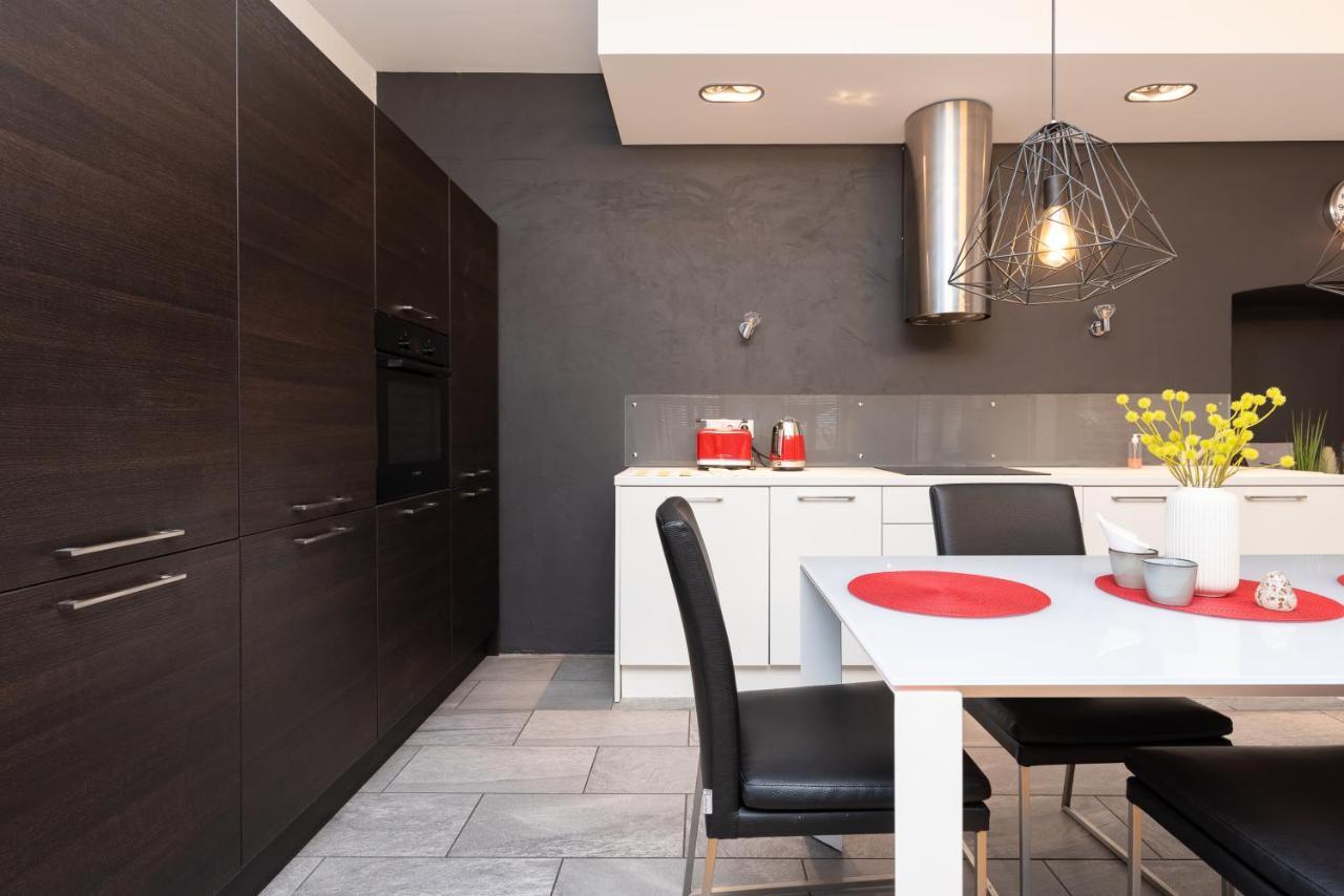 Stylish Apartment With Parking In Telliskivi Tallinn Exteriör bild