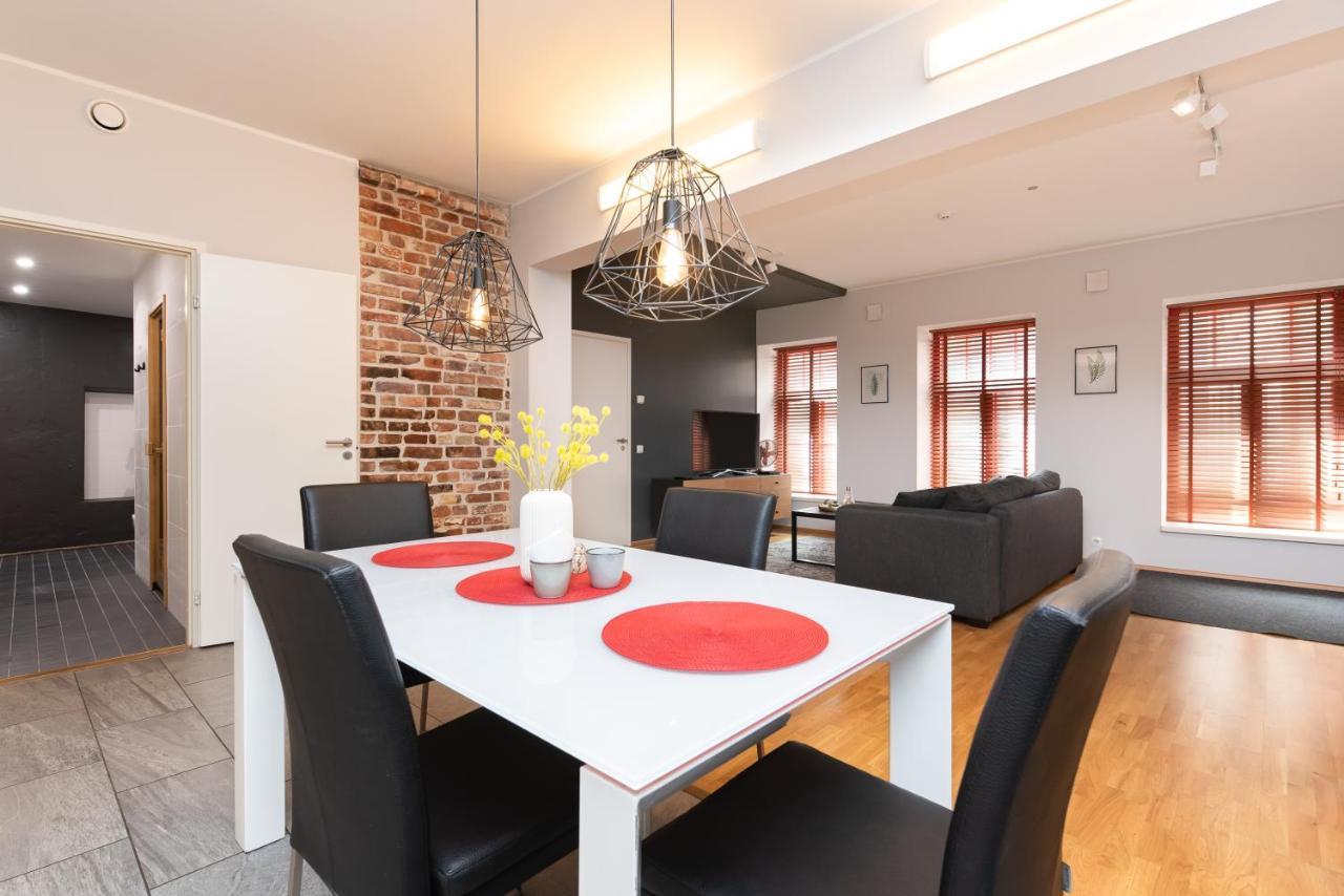 Stylish Apartment With Parking In Telliskivi Tallinn Exteriör bild