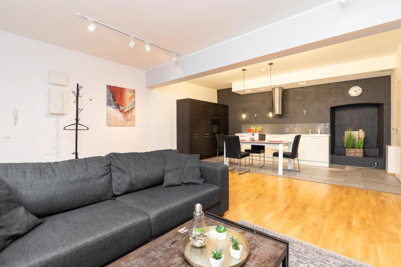 Stylish Apartment With Parking In Telliskivi Tallinn Exteriör bild